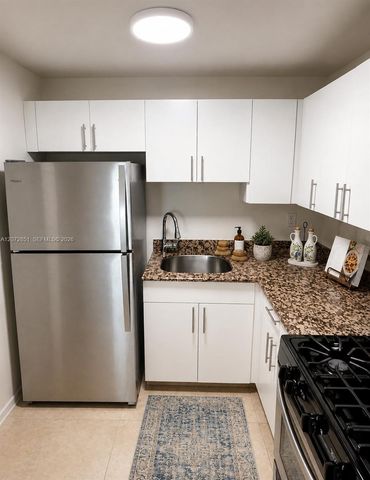 14500 SW 88th Avenue 227, Palmetto Bay, FL 33176