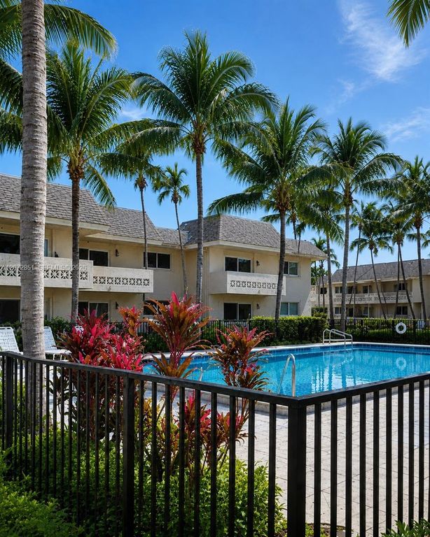 14500 SW 88th Avenue 227, Palmetto Bay, FL 33176