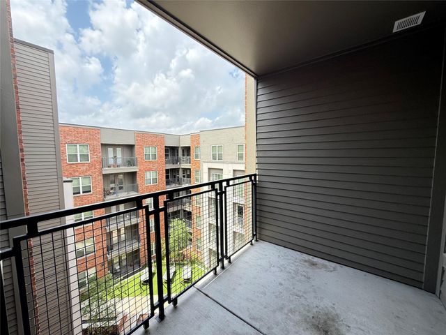 2520 Washington Ave B4, Houston, TX 77007
