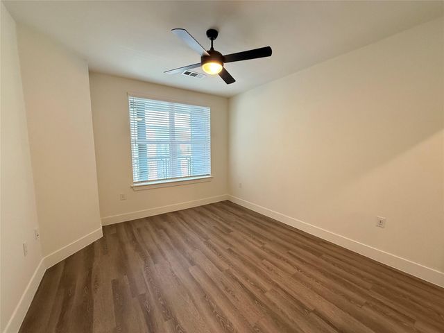 2520 Washington Ave B4, Houston, TX 77007