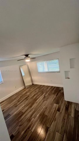 6551 Scott St, Hollywood, FL 33024