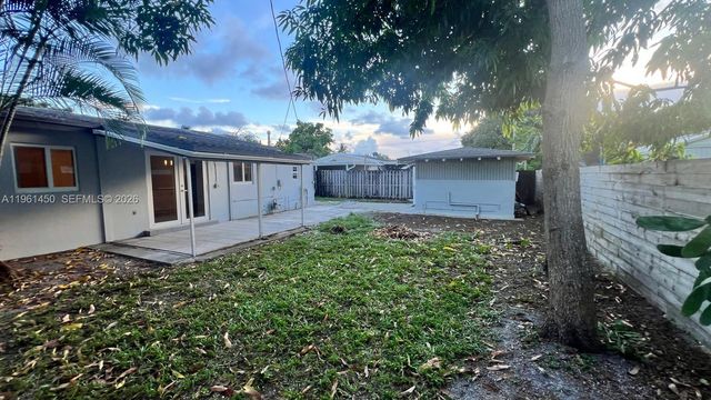 6551 Scott St, Hollywood, FL 33024