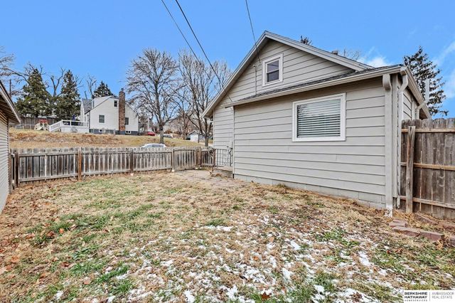 1702 S 49th Street, Omaha, NE 68106