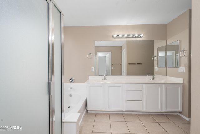 900 W BROADWAY Avenue 82, Apache Junction, AZ 85120