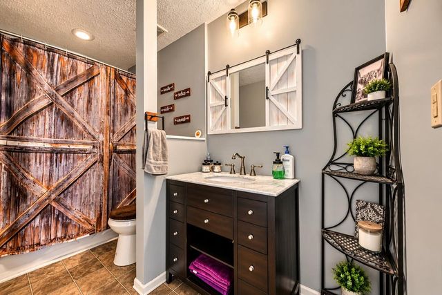 4441 S Pitchin Road, Springfield, OH 45502