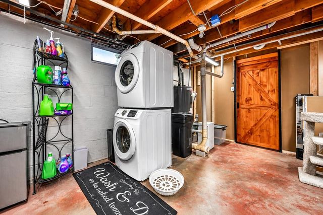 4441 S Pitchin Road, Springfield, OH 45502