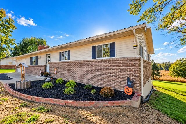 4441 S Pitchin Road, Springfield, OH 45502