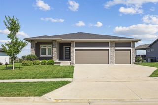 1824 Bentley Court, Norwalk, IA 50211