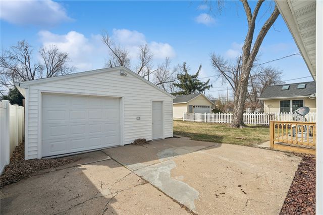 3730 H Avenue NE, Cedar Rapids, IA 52402