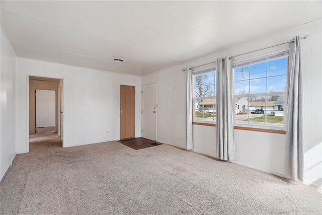 3730 H Avenue NE, Cedar Rapids, IA 52402