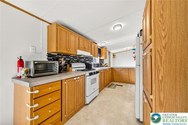 196 Fawn Meadow Court, East Allen Twp, PA 18014