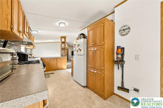 196 Fawn Meadow Court, East Allen Twp, PA 18014