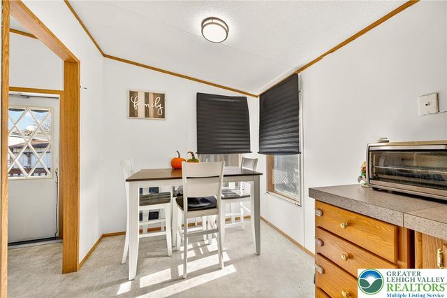 196 Fawn Meadow Court, East Allen Twp, PA 18014