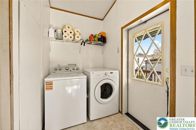 196 Fawn Meadow Court, East Allen Twp, PA 18014