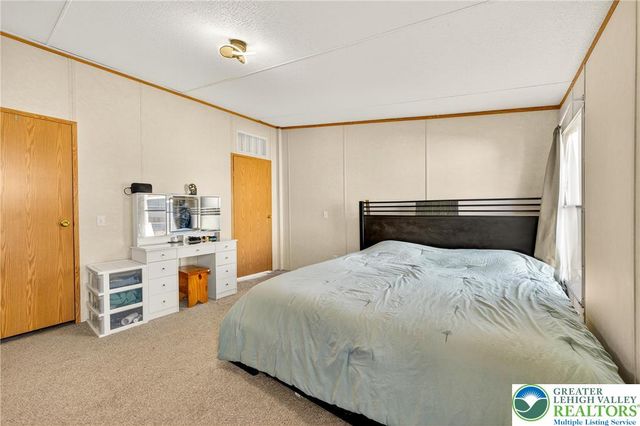 196 Fawn Meadow Court, East Allen Twp, PA 18014