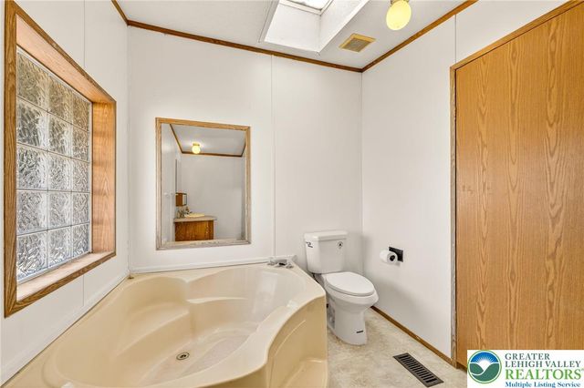 196 Fawn Meadow Court, East Allen Twp, PA 18014