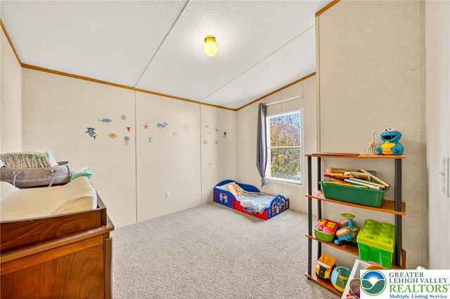 196 Fawn Meadow Court, East Allen Twp, PA 18014