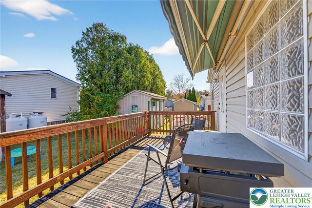 196 Fawn Meadow Court, East Allen Twp, PA 18014