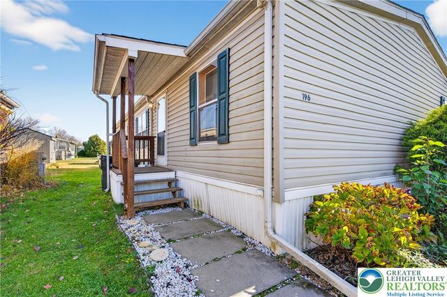 196 Fawn Meadow Court, East Allen Twp, PA 18014