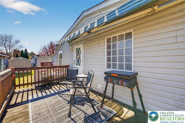 196 Fawn Meadow Court, East Allen Twp, PA 18014