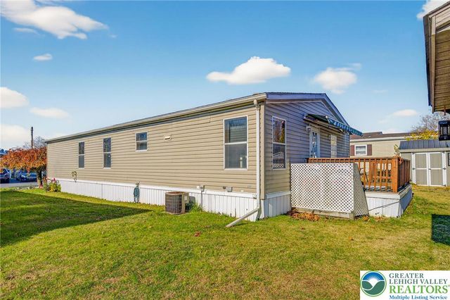 196 Fawn Meadow Court, East Allen Twp, PA 18014