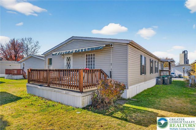 196 Fawn Meadow Court, East Allen Twp, PA 18014