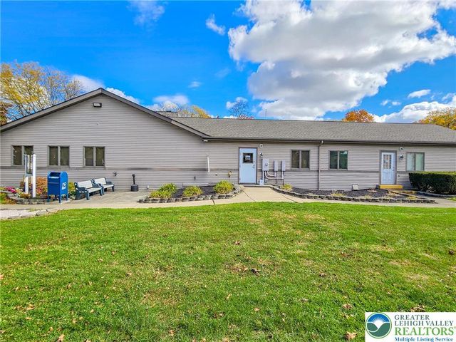 196 Fawn Meadow Court, East Allen Twp, PA 18014