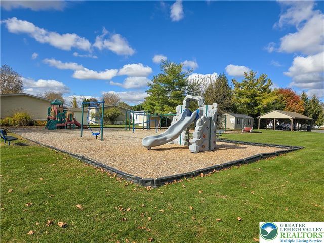 196 Fawn Meadow Court, East Allen Twp, PA 18014