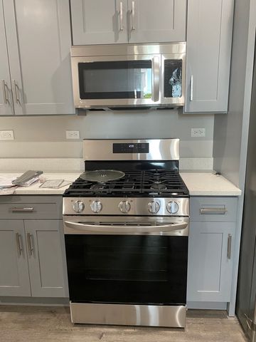 2714 W Polk Street 2, Chicago, IL 60612