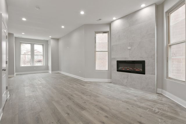 2714 W Polk Street 2, Chicago, IL 60612