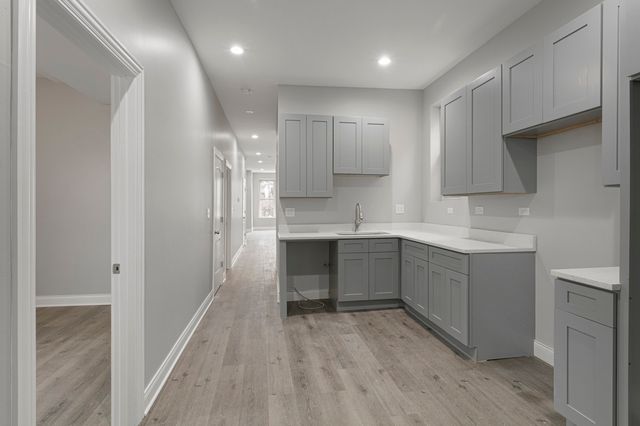 2714 W Polk Street 2, Chicago, IL 60612