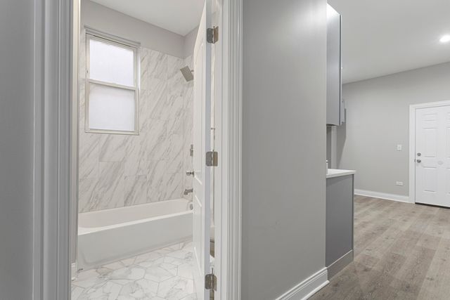 2714 W Polk Street 2, Chicago, IL 60612