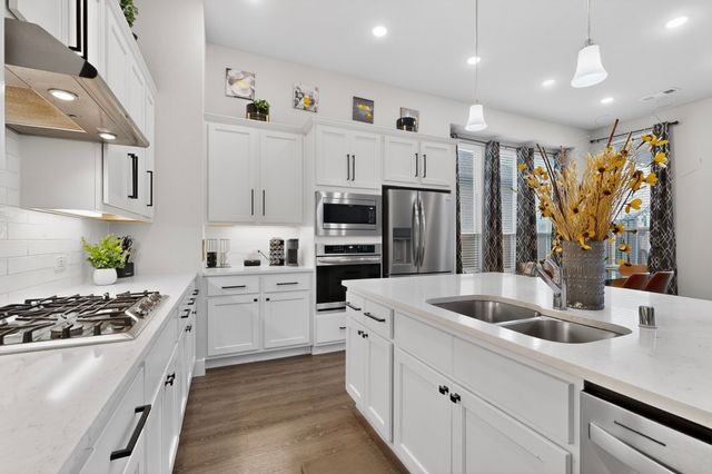 3825 Primrose Drive, Aubrey, TX 76227