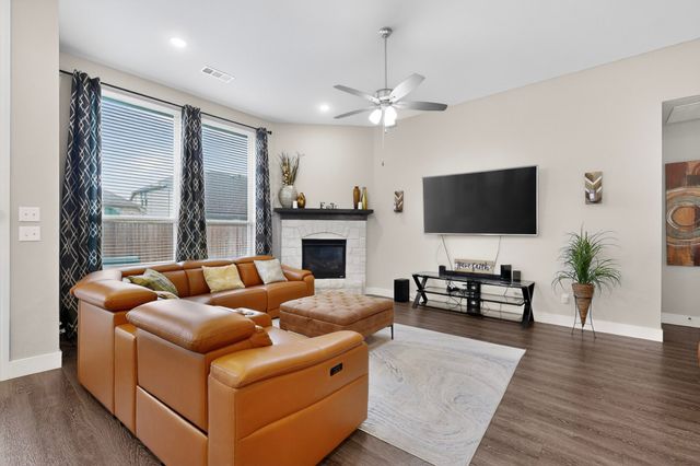3825 Primrose Drive, Aubrey, TX 76227