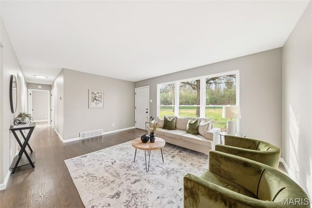 13035 Old Jamestown Road, Black Jack, MO 63033