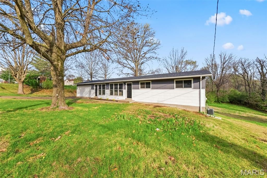 13035 Old Jamestown Road, Black Jack, MO 63033