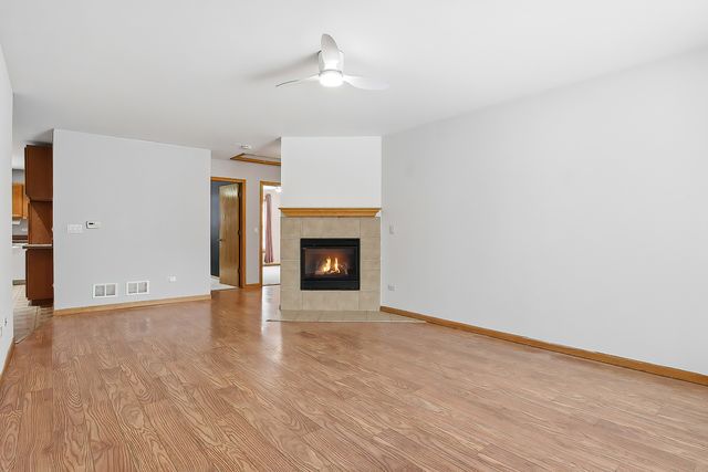 1417 Adams Street, Lake In The Hills, IL 60156