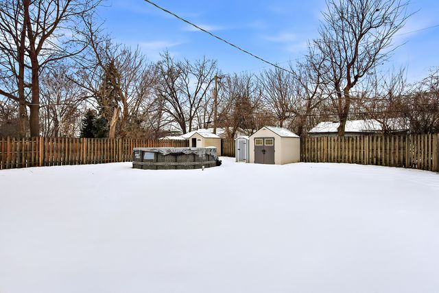 1417 Adams Street, Lake In The Hills, IL 60156