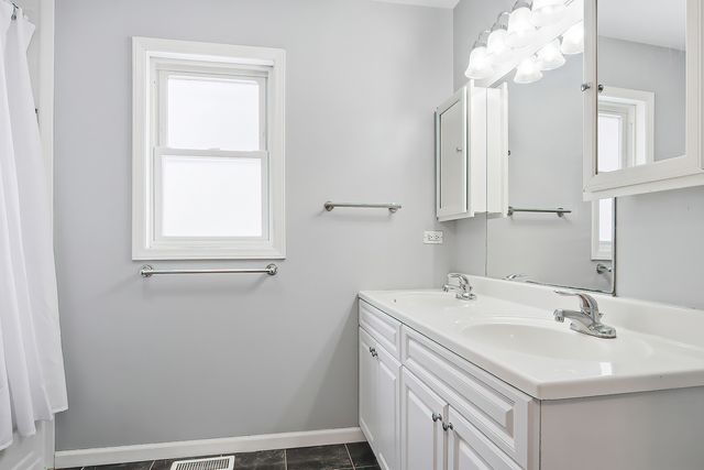 1417 Adams Street, Lake In The Hills, IL 60156