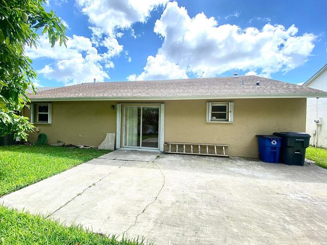 5314 Blueberry Hill Avenue, Lake Worth, FL 33463