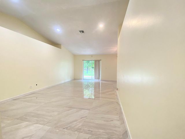 5314 Blueberry Hill Avenue, Lake Worth, FL 33463