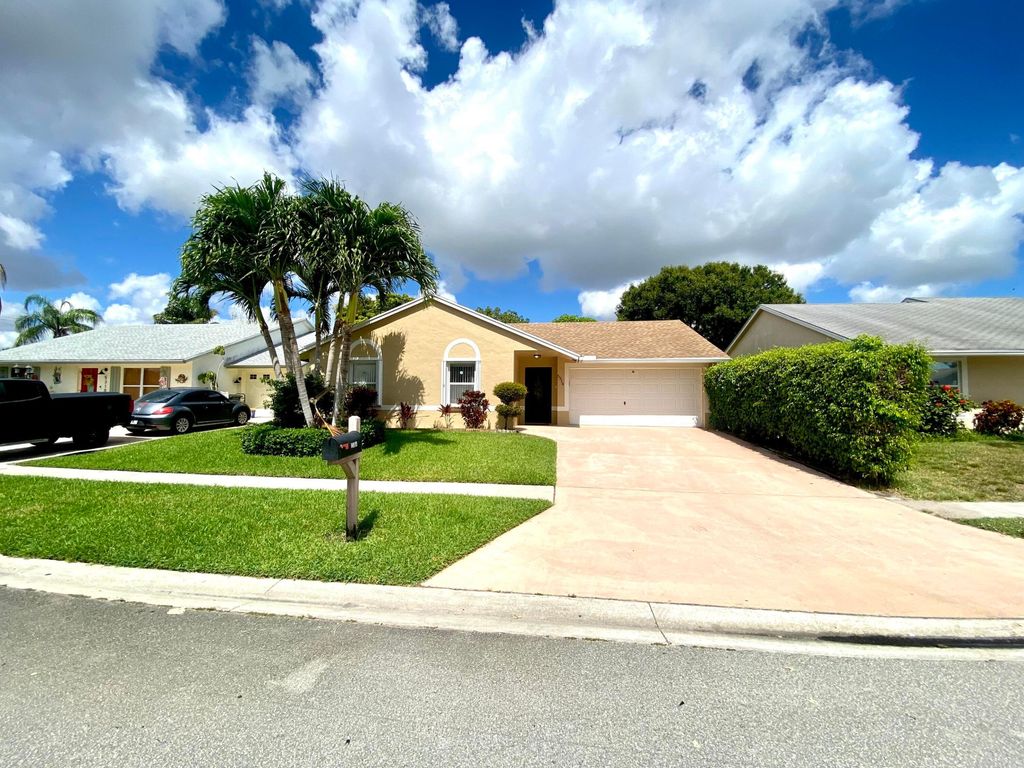 5314 Blueberry Hill Avenue, Lake Worth, FL 33463