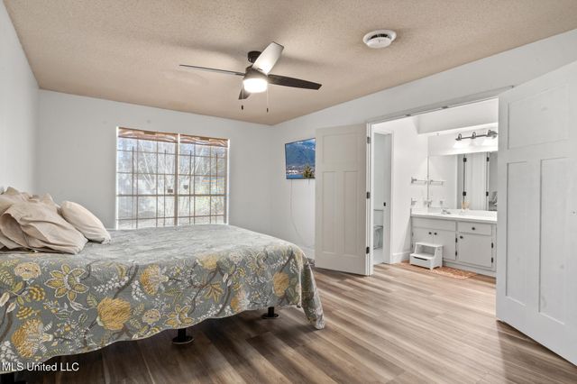 825 Bilglade Drive, Biloxi, MS 39532