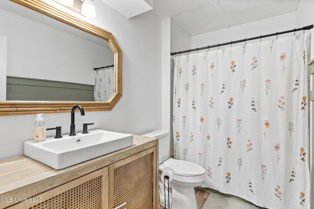 825 Bilglade Drive, Biloxi, MS 39532