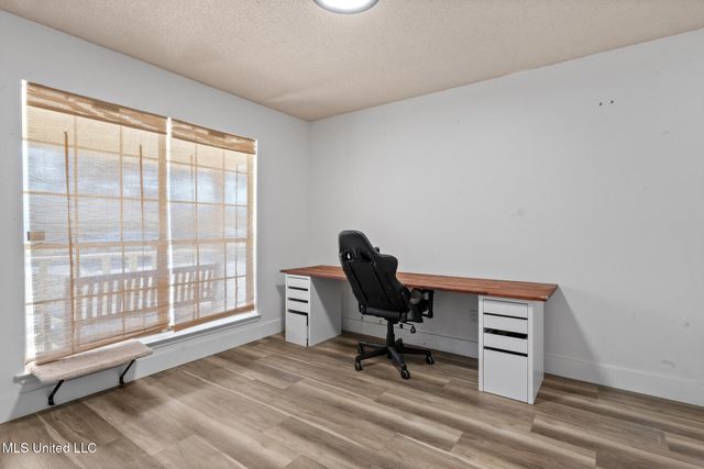 825 Bilglade Drive, Biloxi, MS 39532