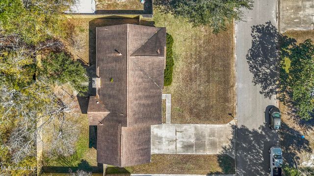 825 Bilglade Drive, Biloxi, MS 39532