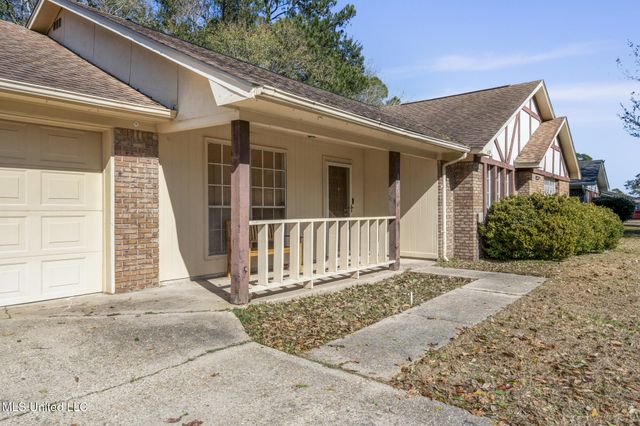 825 Bilglade Drive, Biloxi, MS 39532