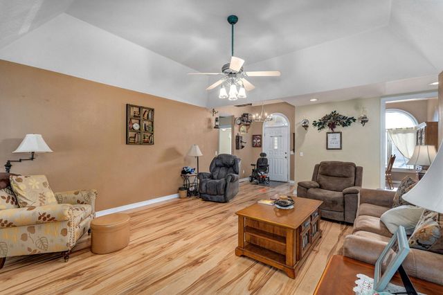 1385 Cherokee Court, Marshfield, MO 65706