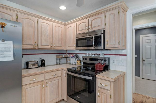 1385 Cherokee Court, Marshfield, MO 65706