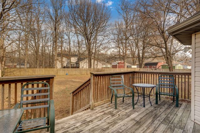 1385 Cherokee Court, Marshfield, MO 65706